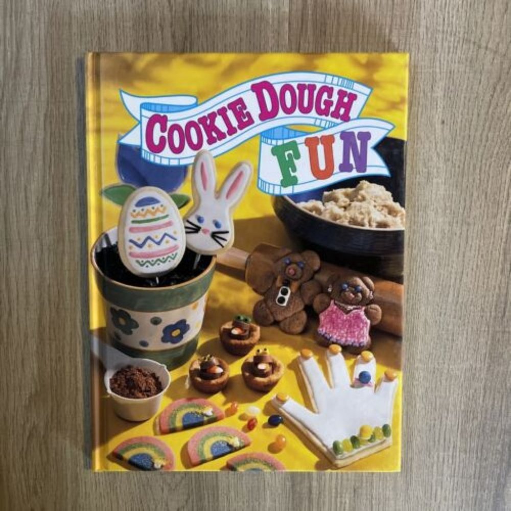 Cookie Dough Fun Cookbook by Publications International Ltd. Staff (Hardcover)